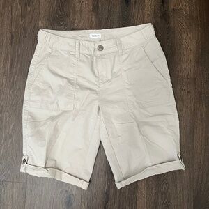 Westport Light Beige Bermuda Shorts/Size 4